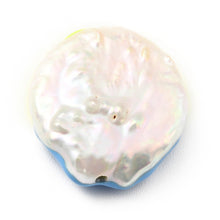 Cargar imagen en el visor de la galería, Perlas Naturales Pintadas a Mano – Diseño Palma & Playa, Azul Cielo